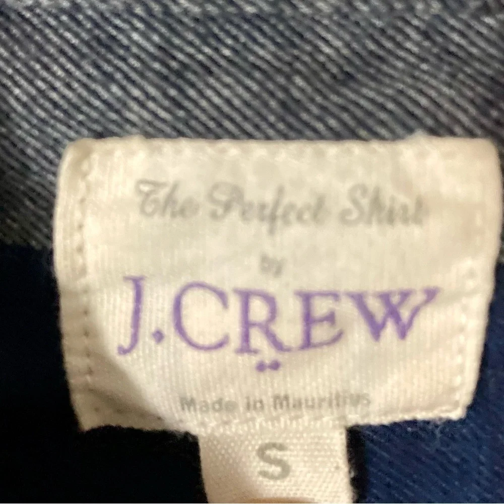 J. Crew Women’s Size Small Blue/Grey‎ Button Down “The Perfect Shirt”